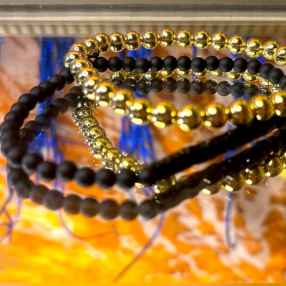 Minimalist Bead Bracelet set Onyx & Small Stone - Picture 3 of 9